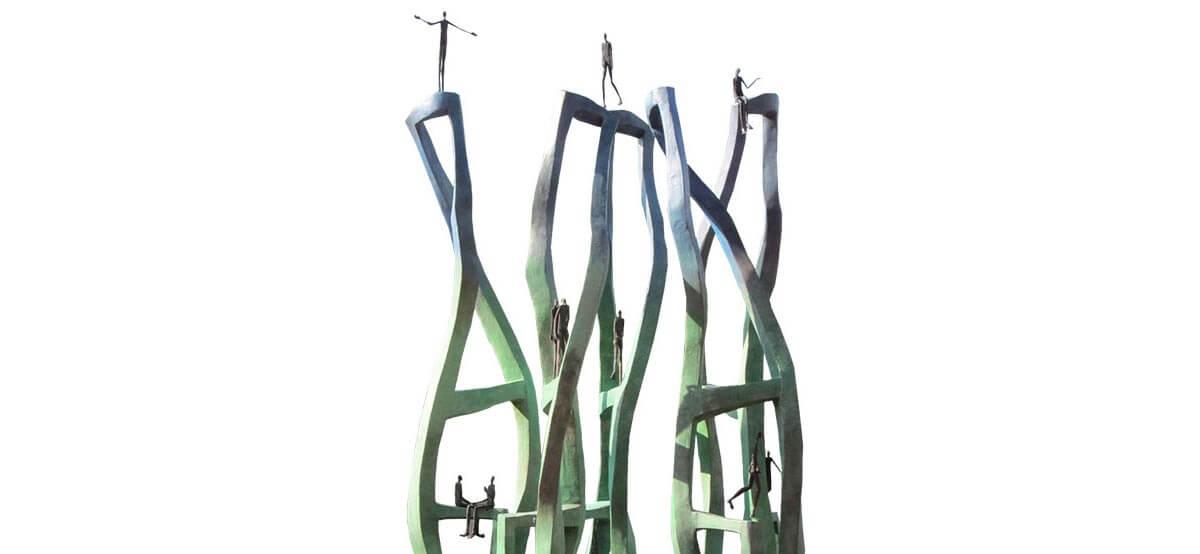 Monumental urban life bronze sculpture by French sculptor Val - Valérie Goutard - with Sculptureval