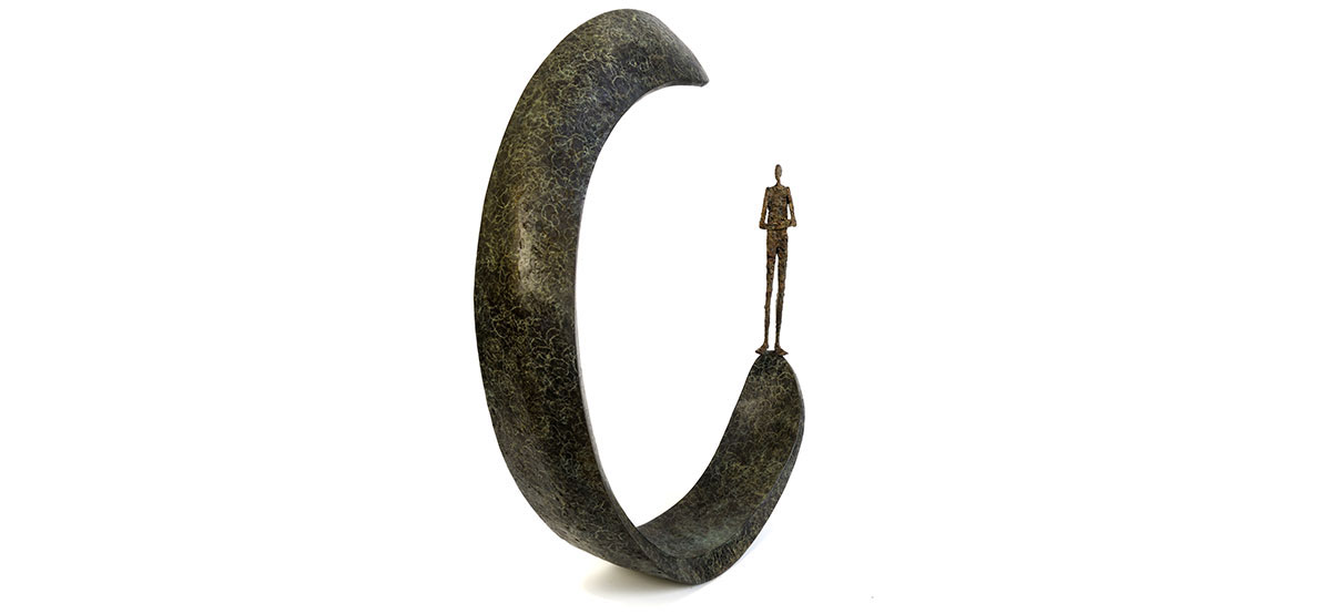 Inle balance III  bronze sculpture by French sculptor Val - Valérie Goutard - with Sculptureval