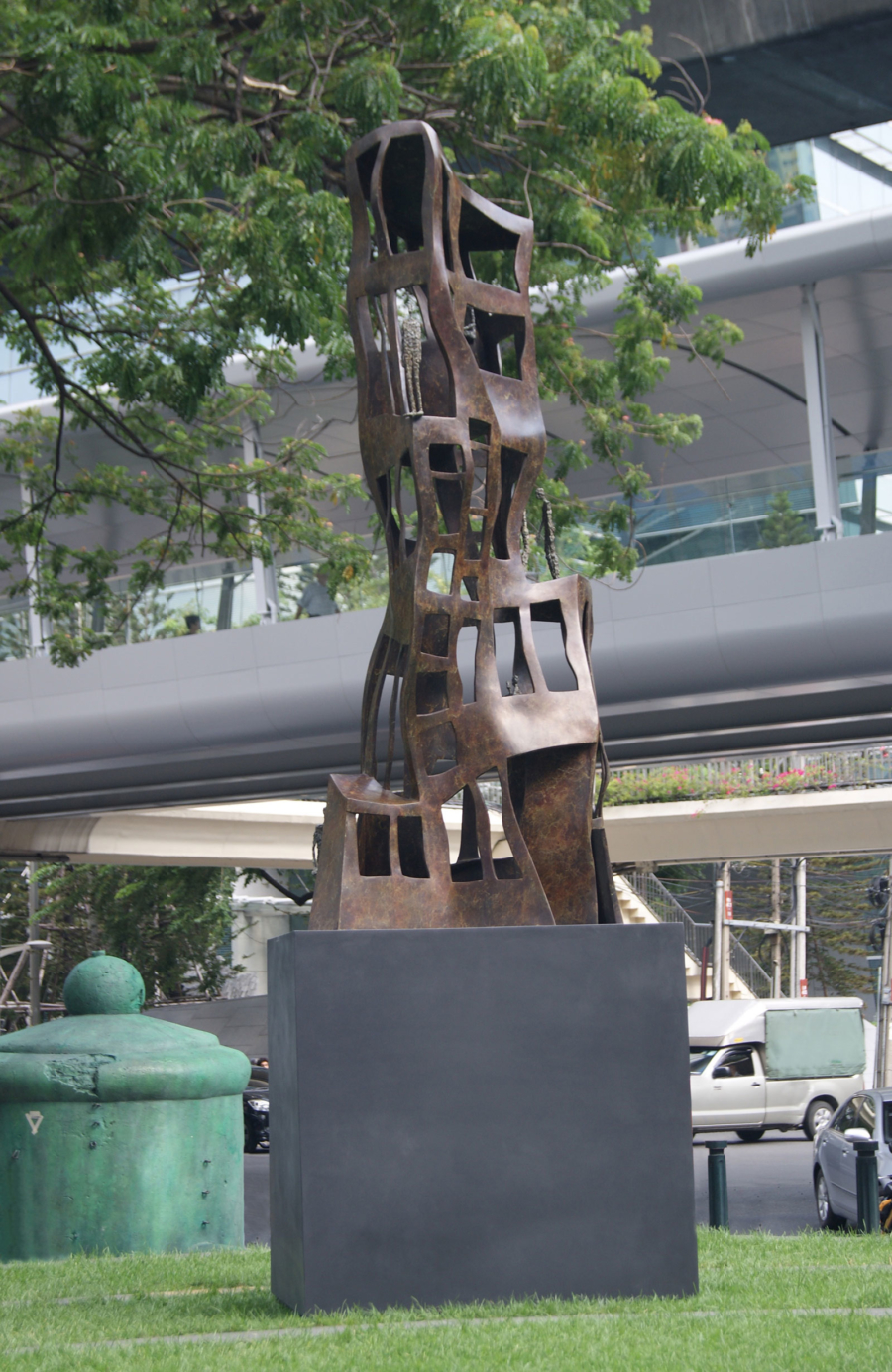 Ville fantastique II in bronze by French sculptor Val - Valérie Goutard - at La Fête in Bangkok with Sculptureval